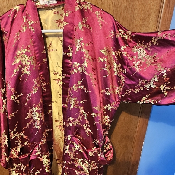 Women's Red Satin Asian Chinese  Robe Kimono  Sz XL - Picture 2 of 5